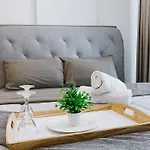 Cozy Living Studio , With Private Balcony @ Mont Kiara Hartamas