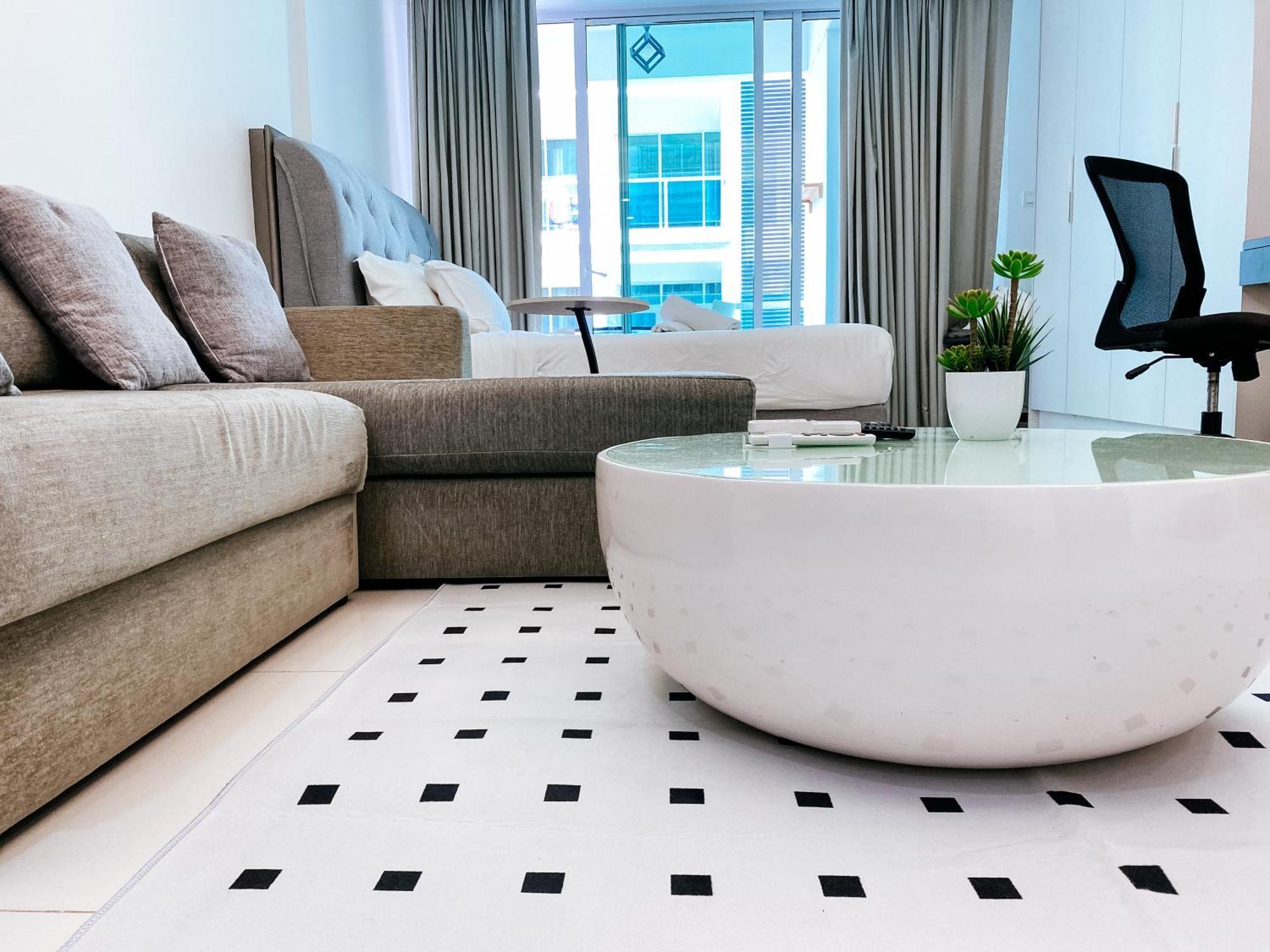 Cozy Living , With Private Balcony @ Mont Kiara Hartamas Kuala Lumpur