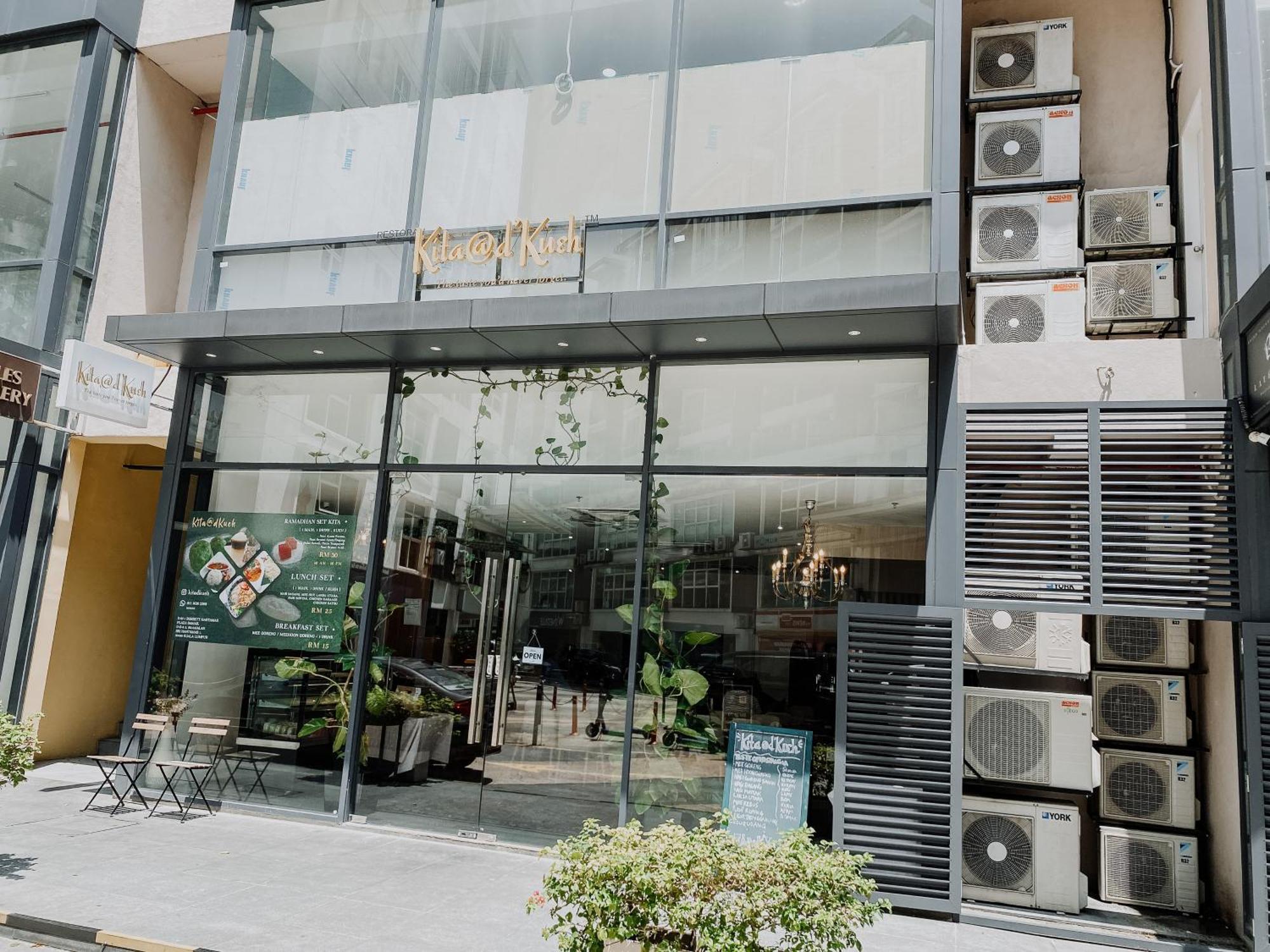 Cozy Living , With Private Balcony @ Mont Kiara Hartamas