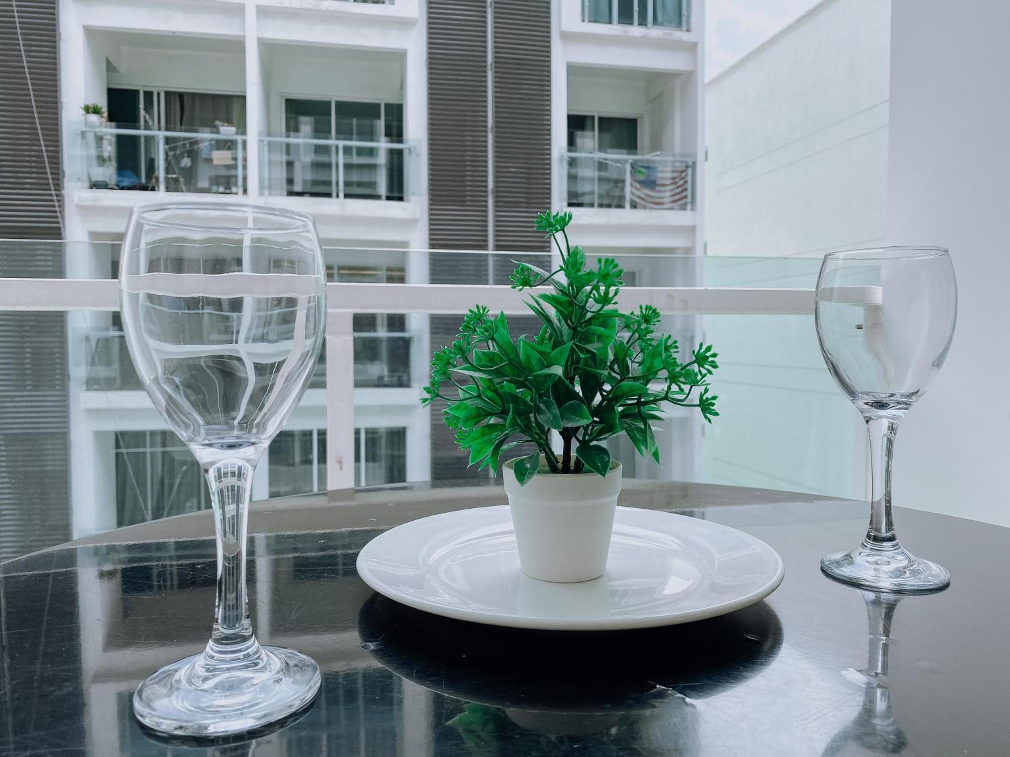 Cozy Living , With Private Balcony @ Mont Kiara Hartamas Kuala Lumpur
